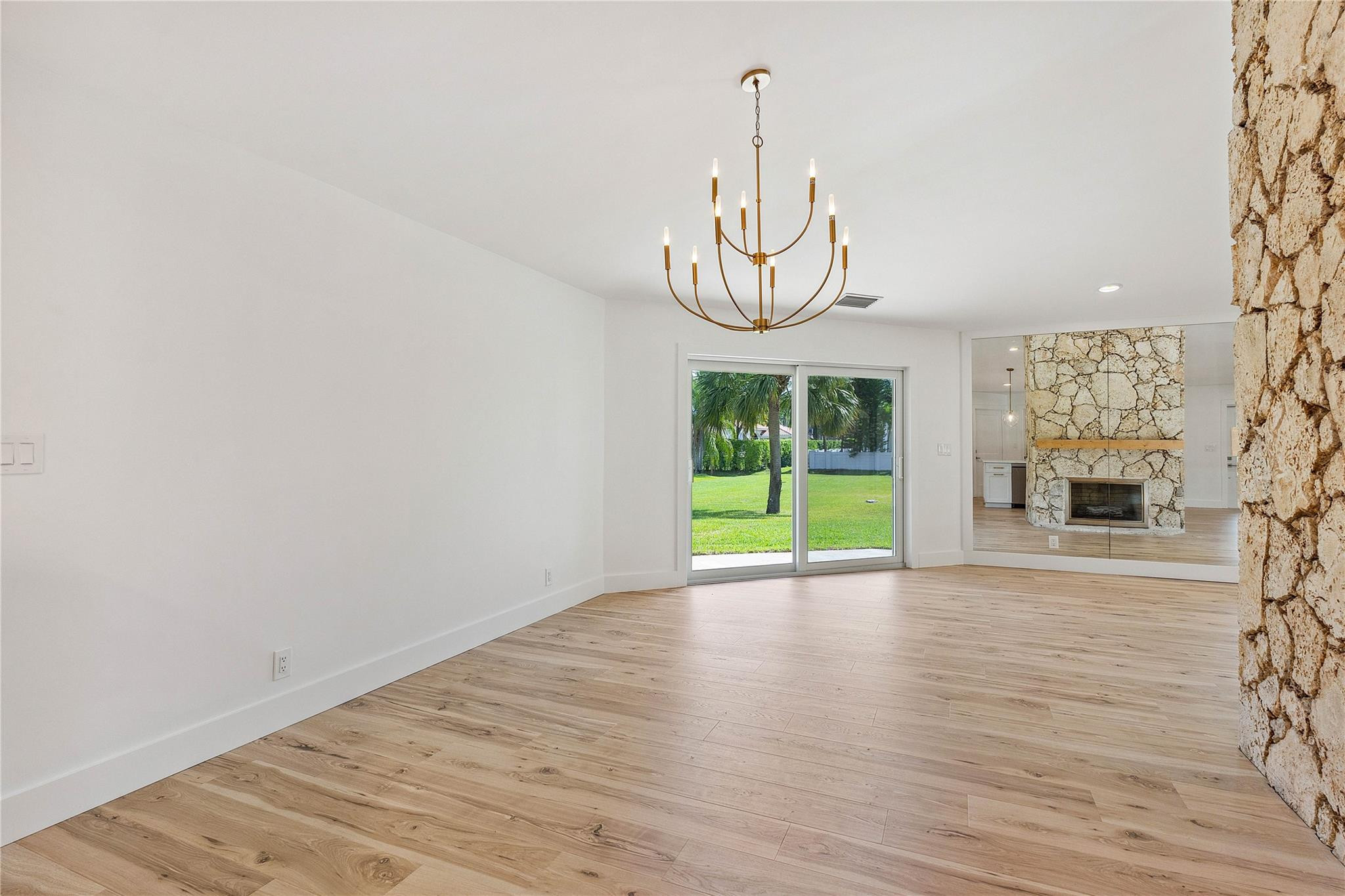 6148 NW 74th Ter