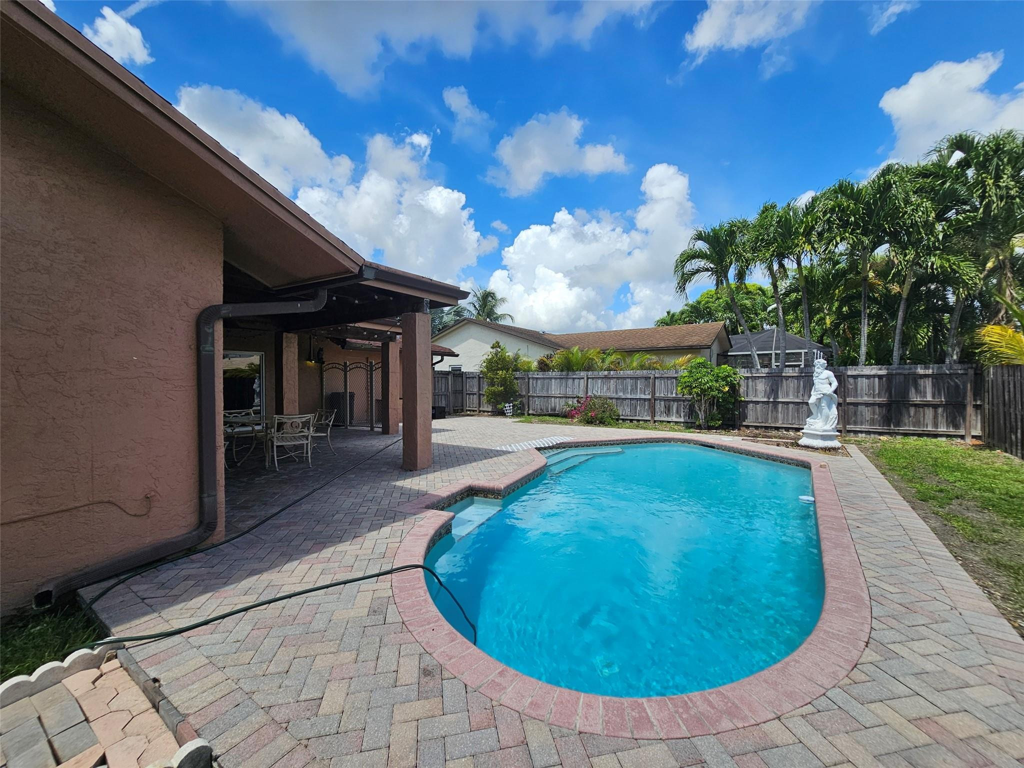 11327 Little Bear Dr