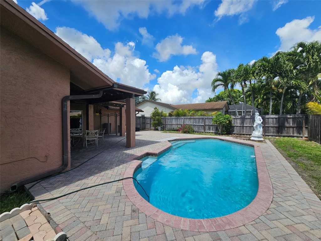 11327 Little Bear Dr