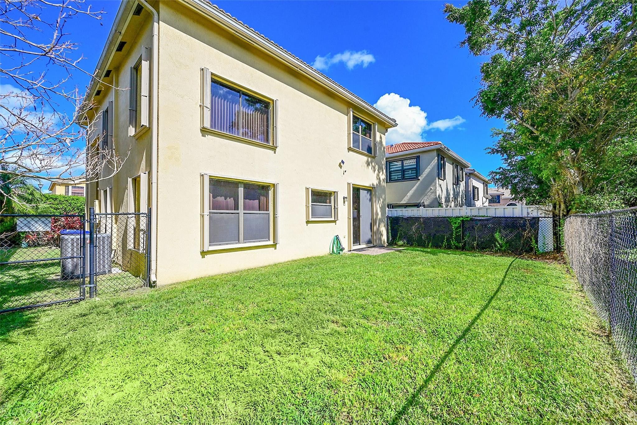 3432 NW 112th Ter
