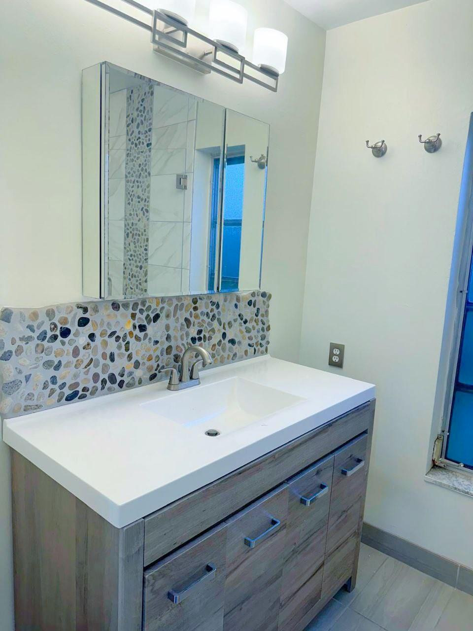 880 SW 49th Ter