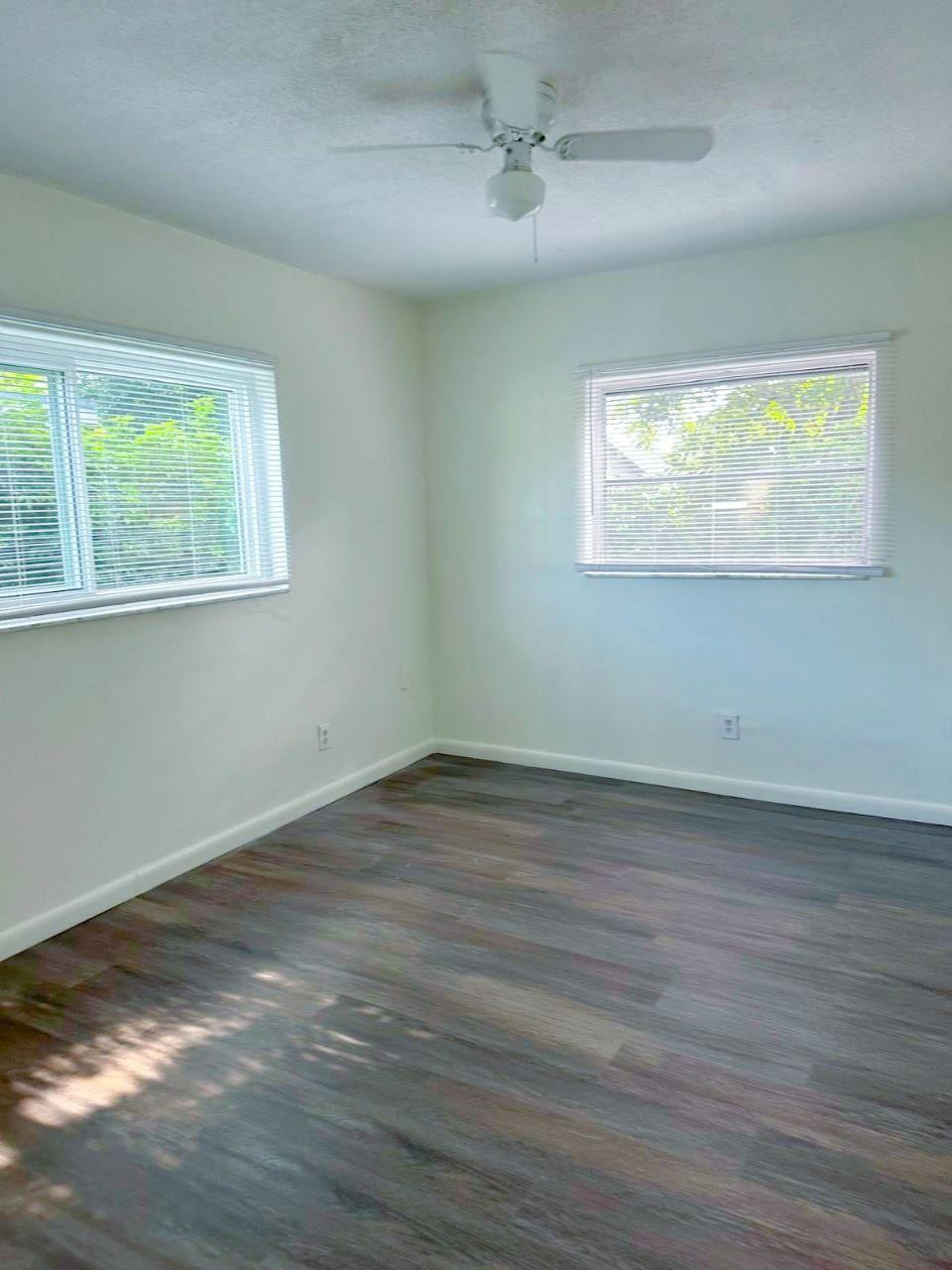 880 SW 49th Ter
