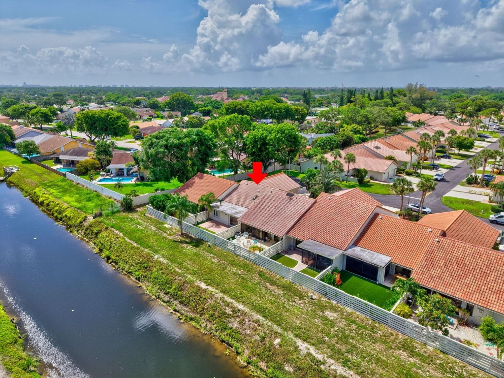 6805 Barbarossa St 6805