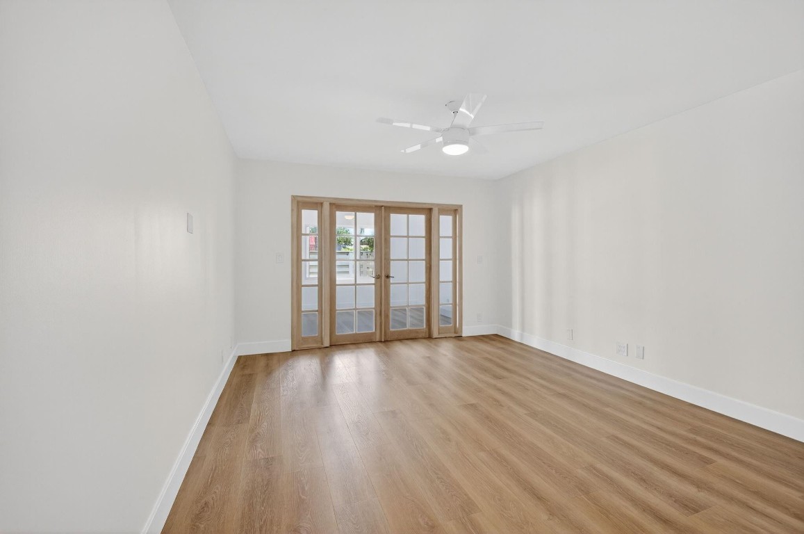 6805 Barbarossa St 6805