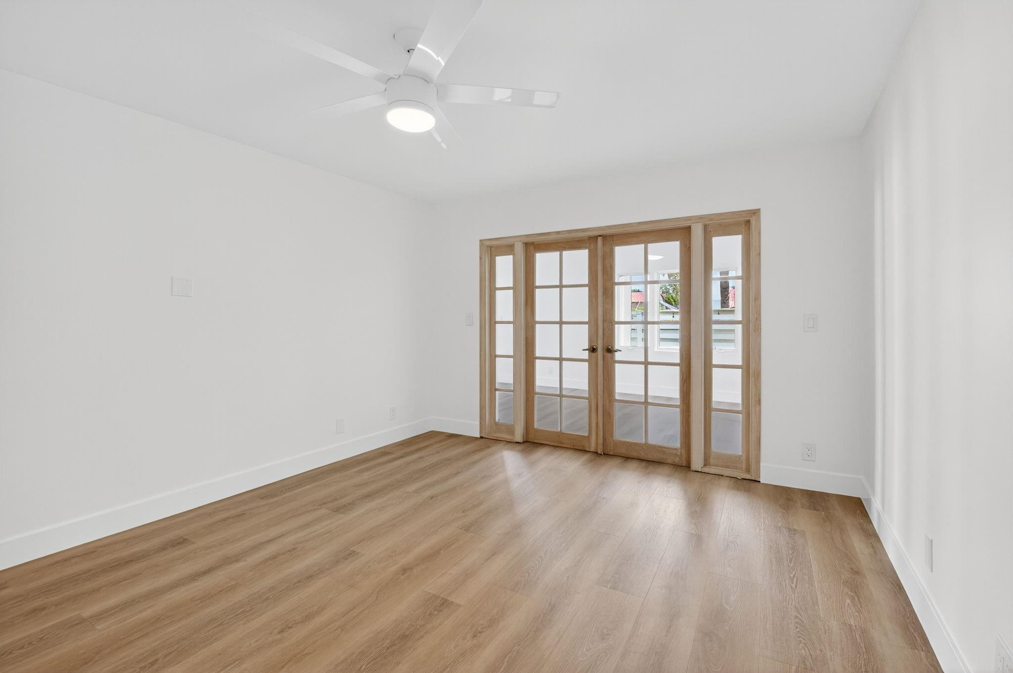 6805 Barbarossa St 6805