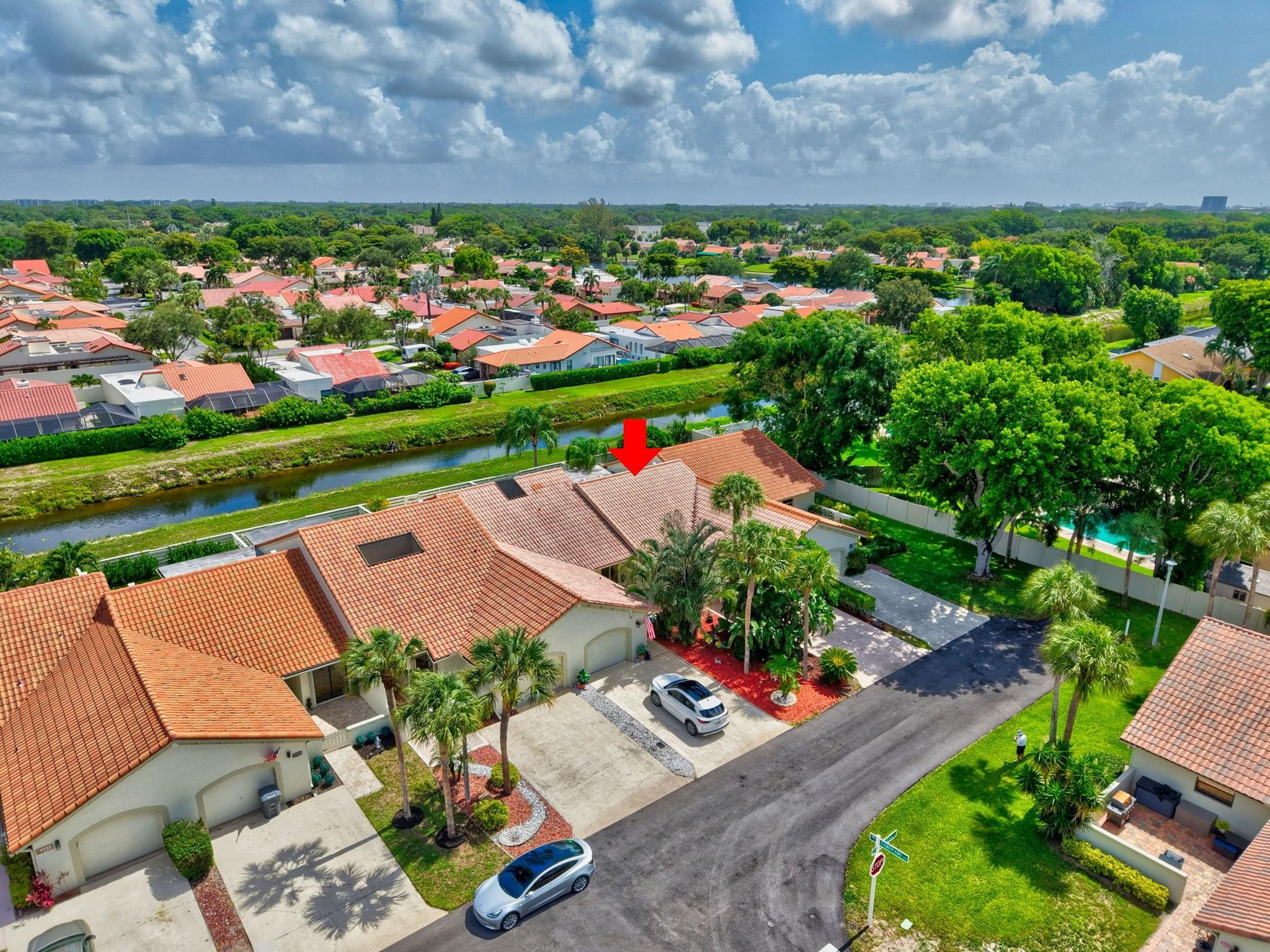 6805 Barbarossa St 6805