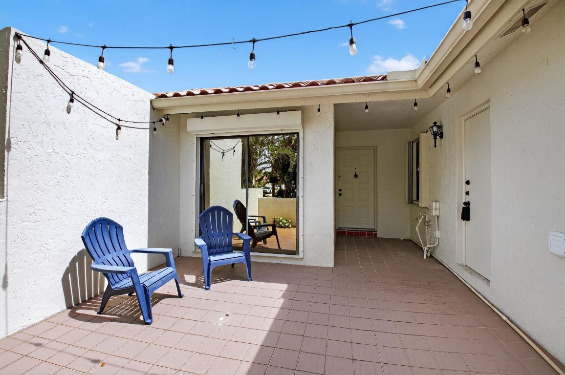 6805 Barbarossa St 6805