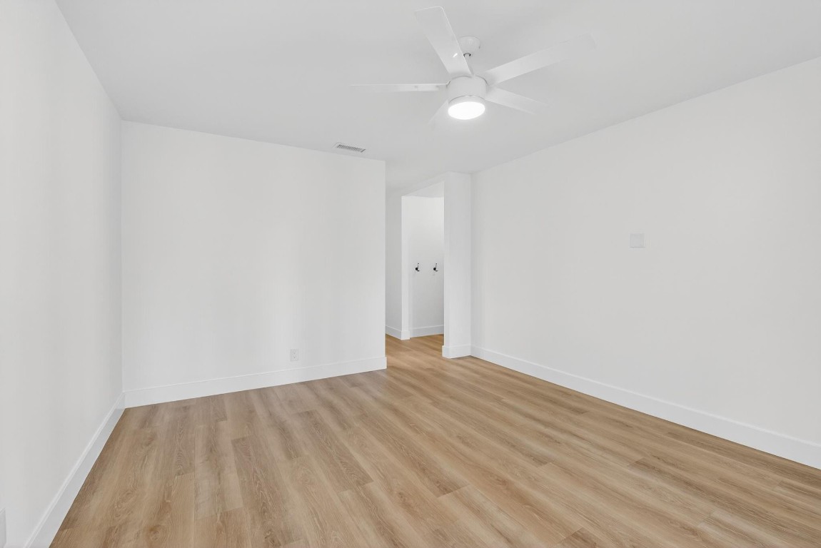 6805 Barbarossa St 6805