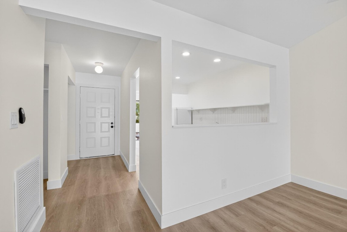 6805 Barbarossa St 6805