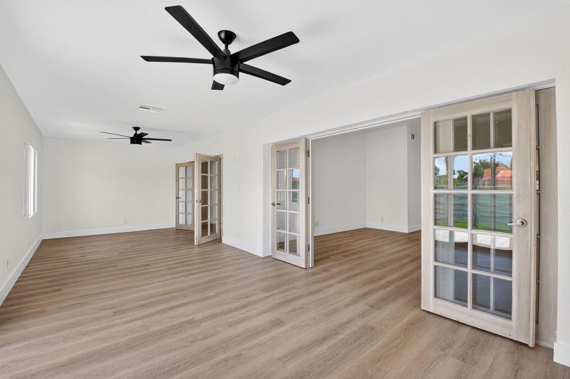 6805 Barbarossa St 6805