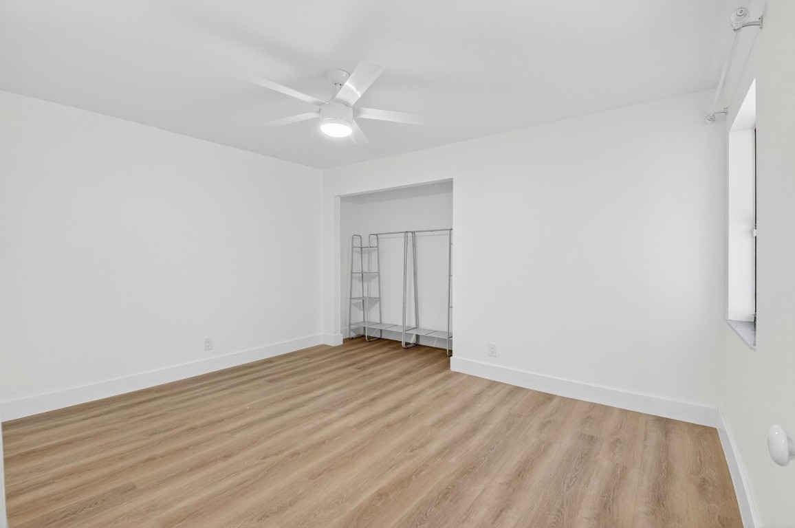 6805 Barbarossa St 6805