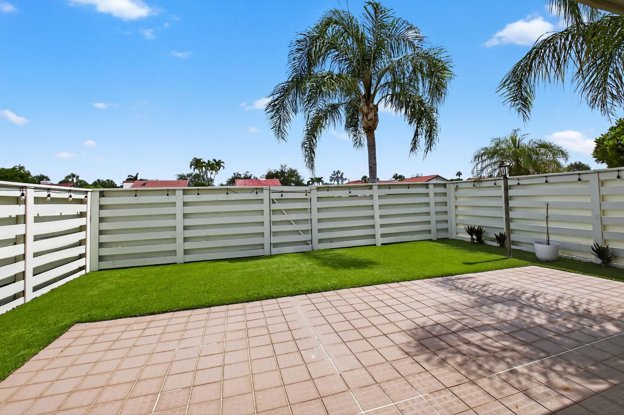 6805 Barbarossa St 6805