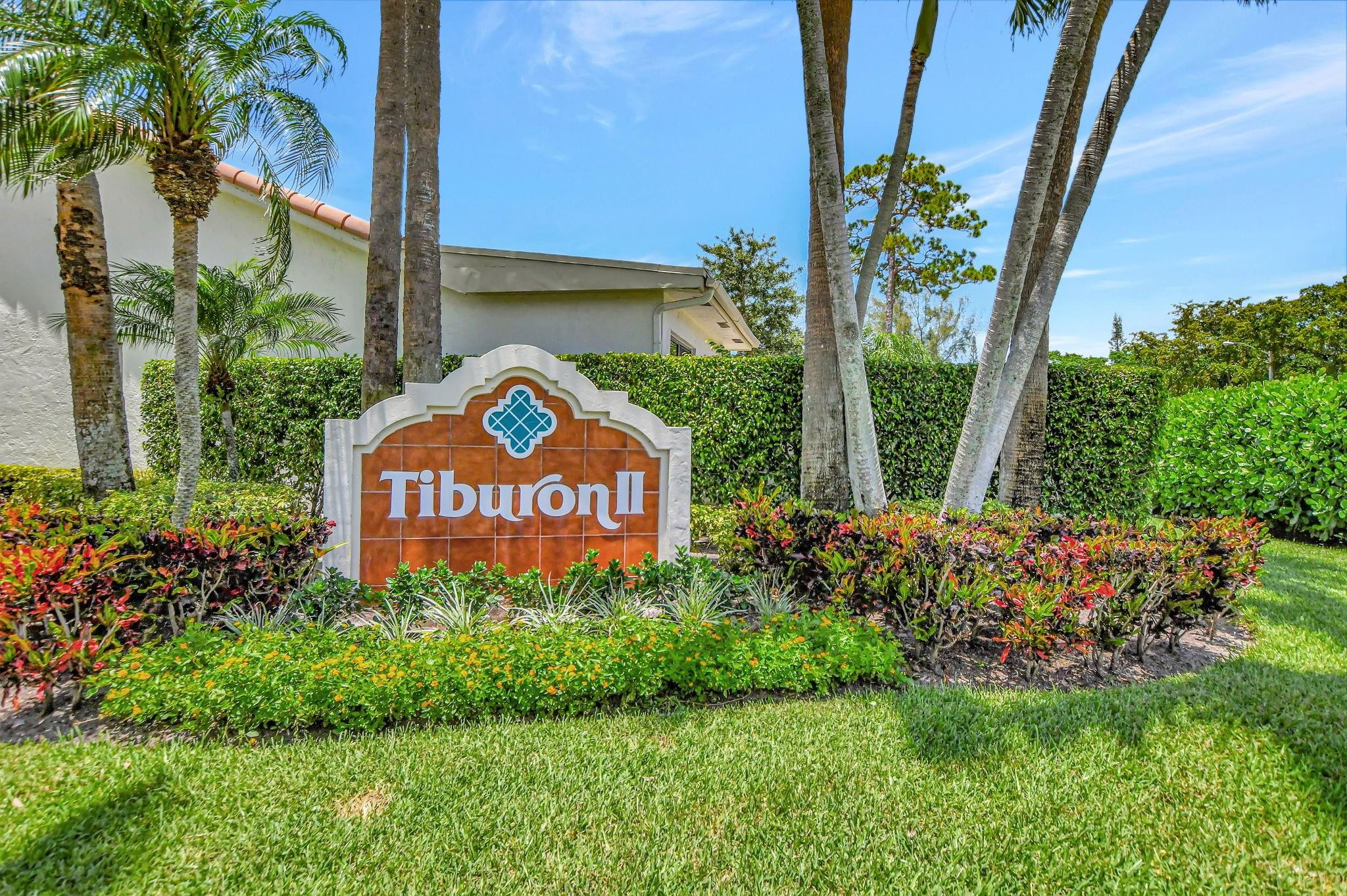 6805 Barbarossa St 6805