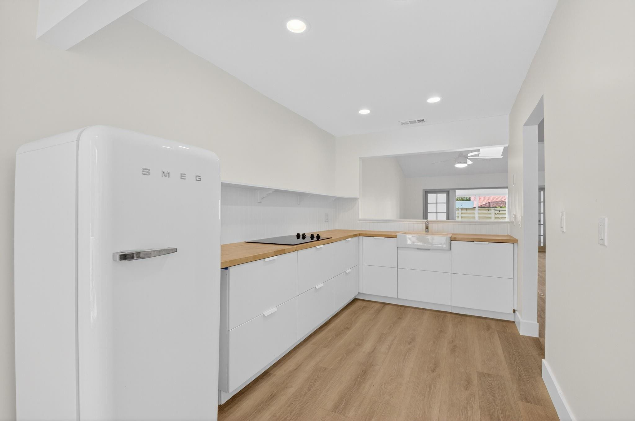 6805 Barbarossa St 6805