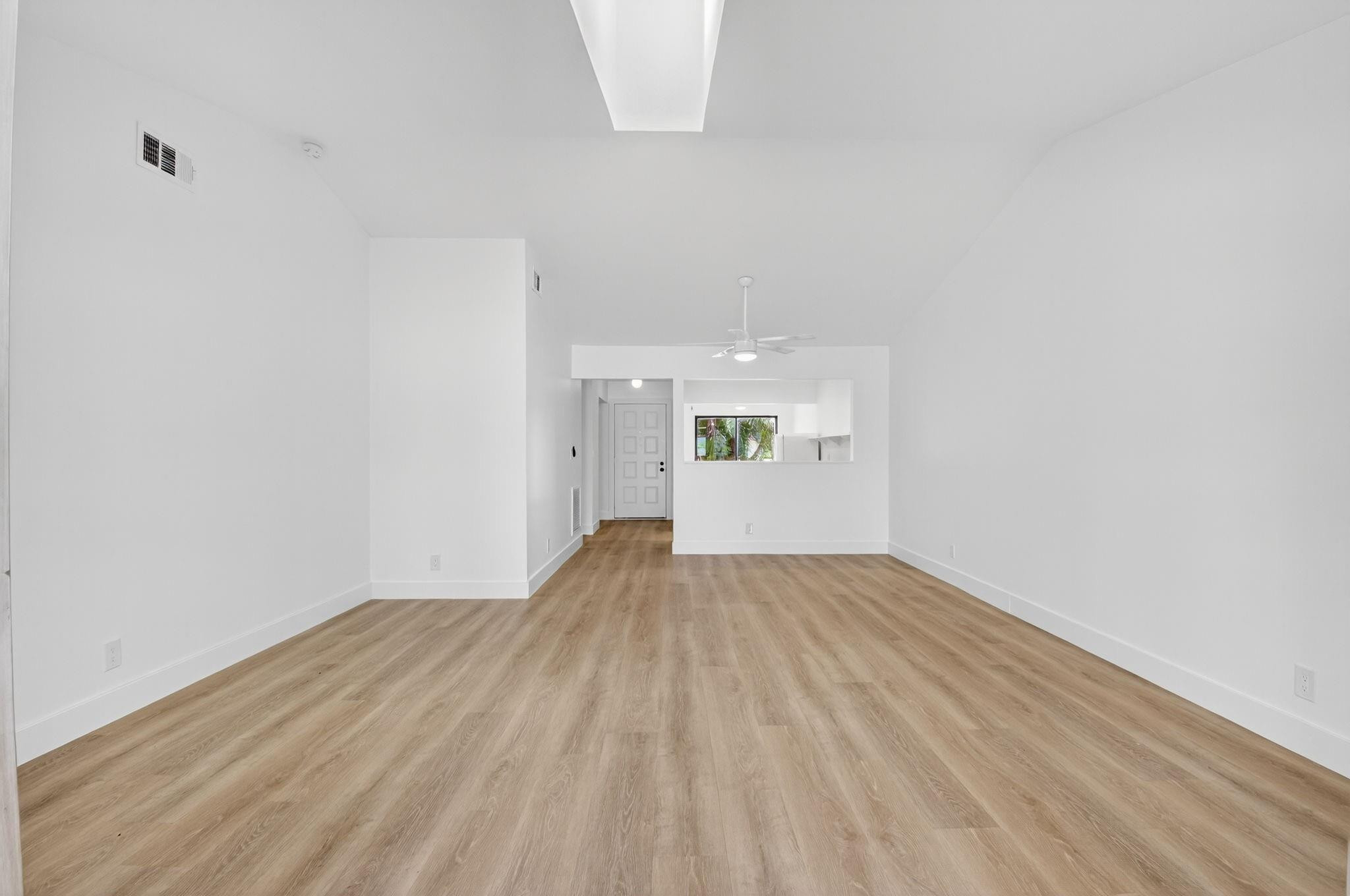 6805 Barbarossa St 6805