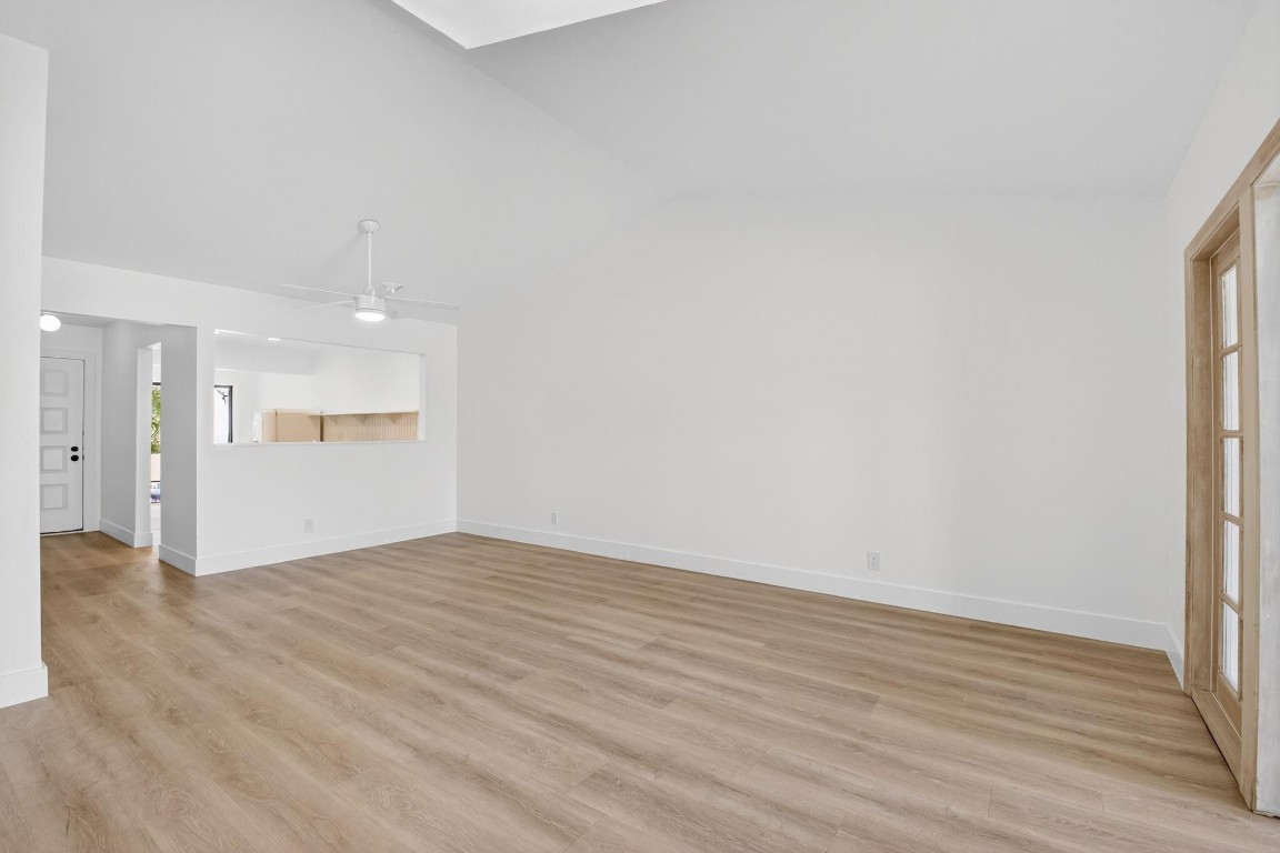 6805 Barbarossa St 6805