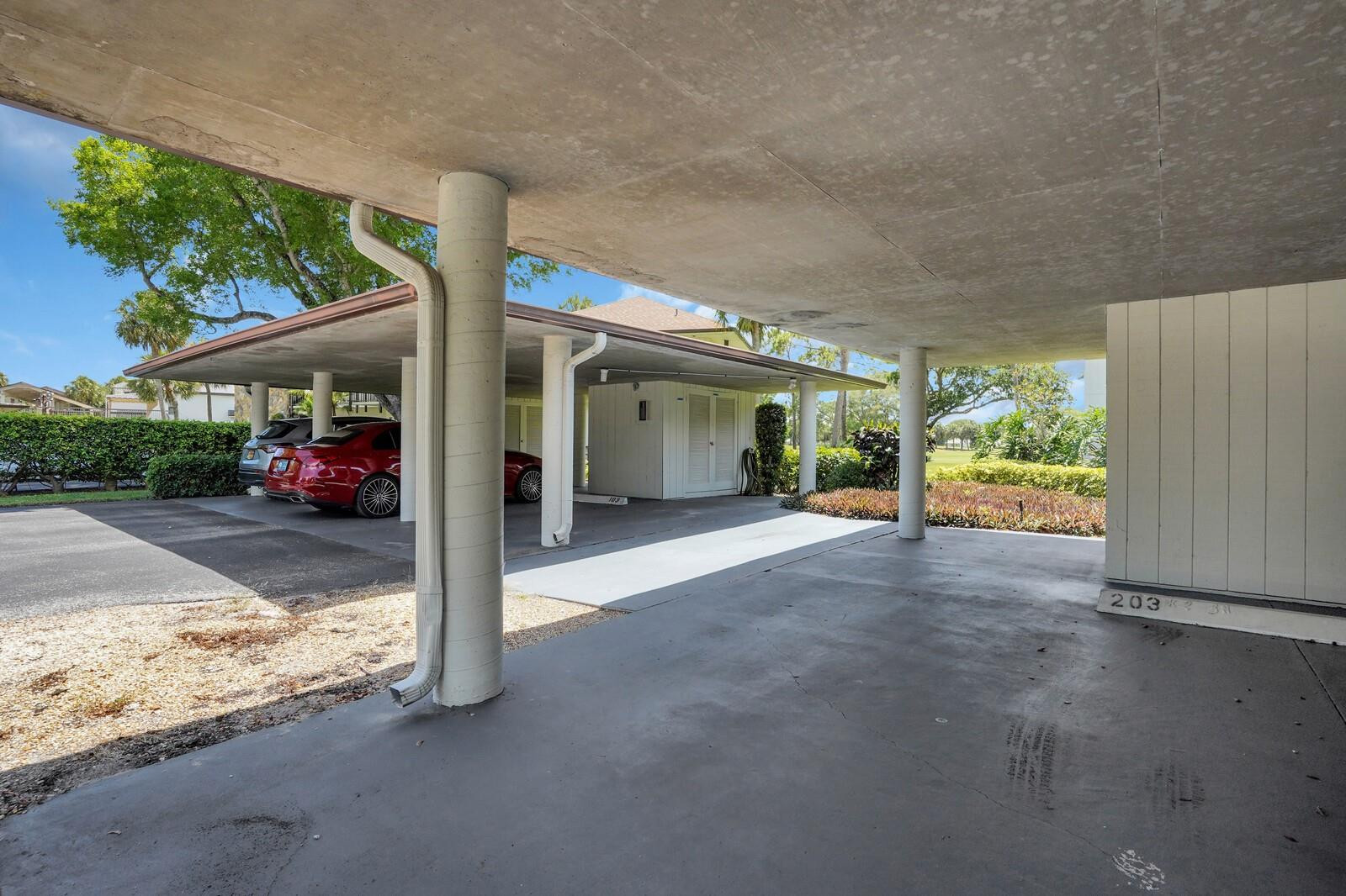 600 Greensward Ln 203