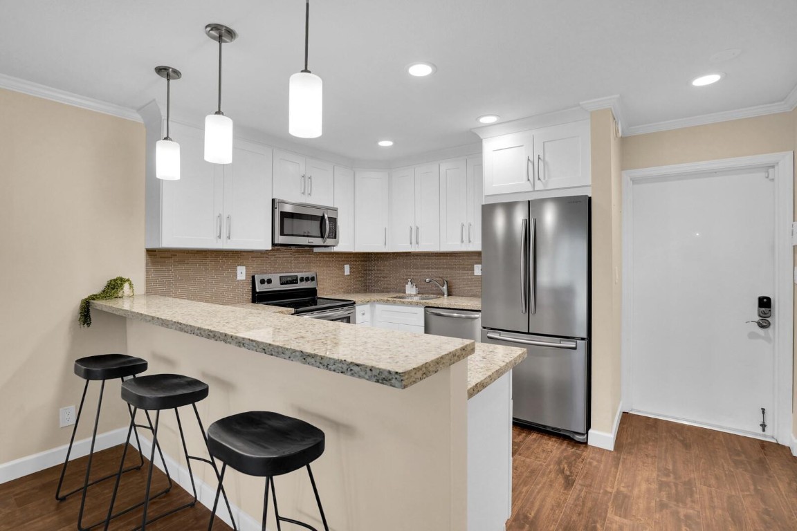 600 Greensward Ln 203