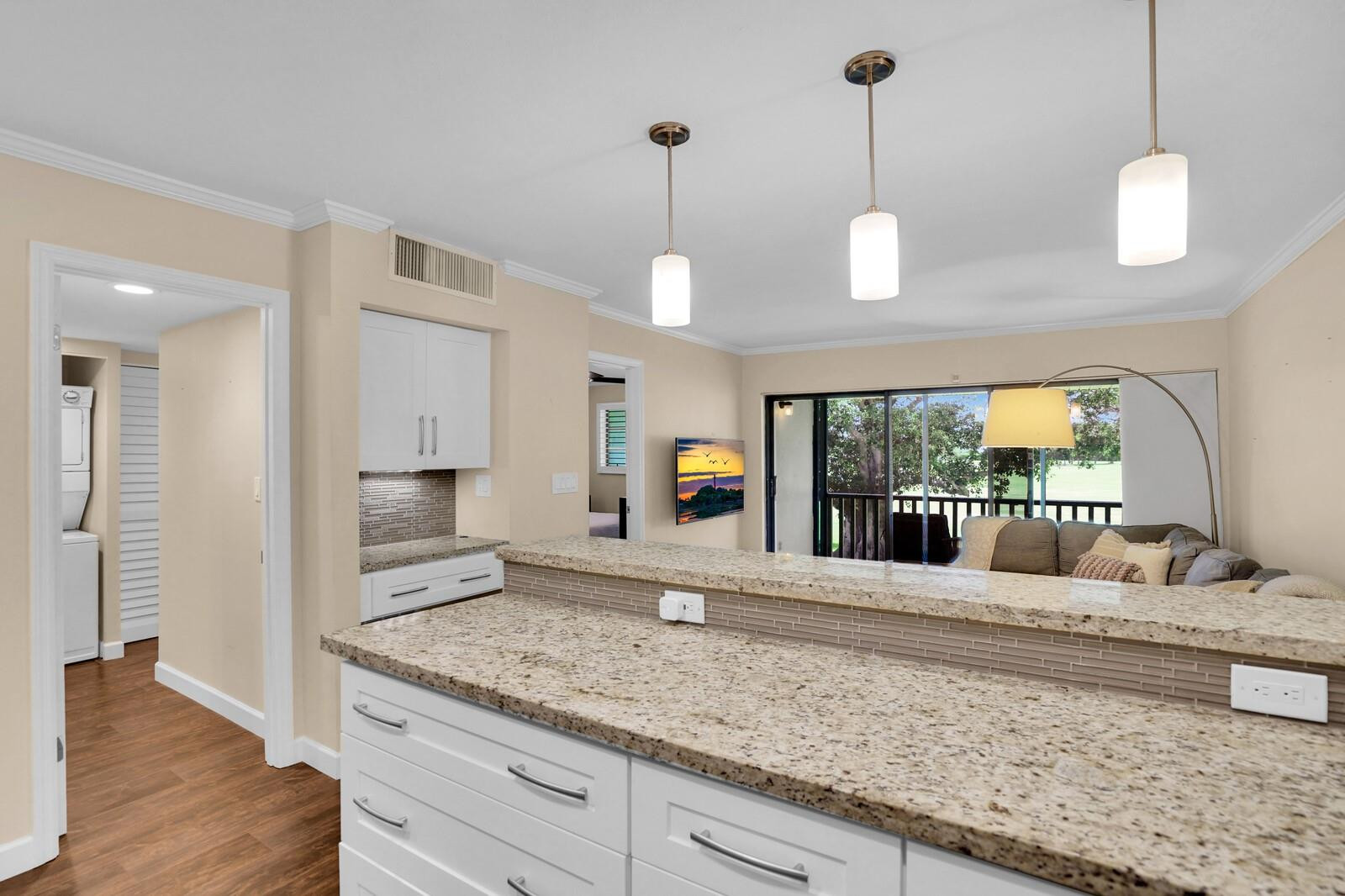 600 Greensward Ln 203