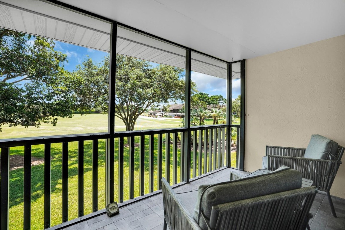 600 Greensward Ln 203