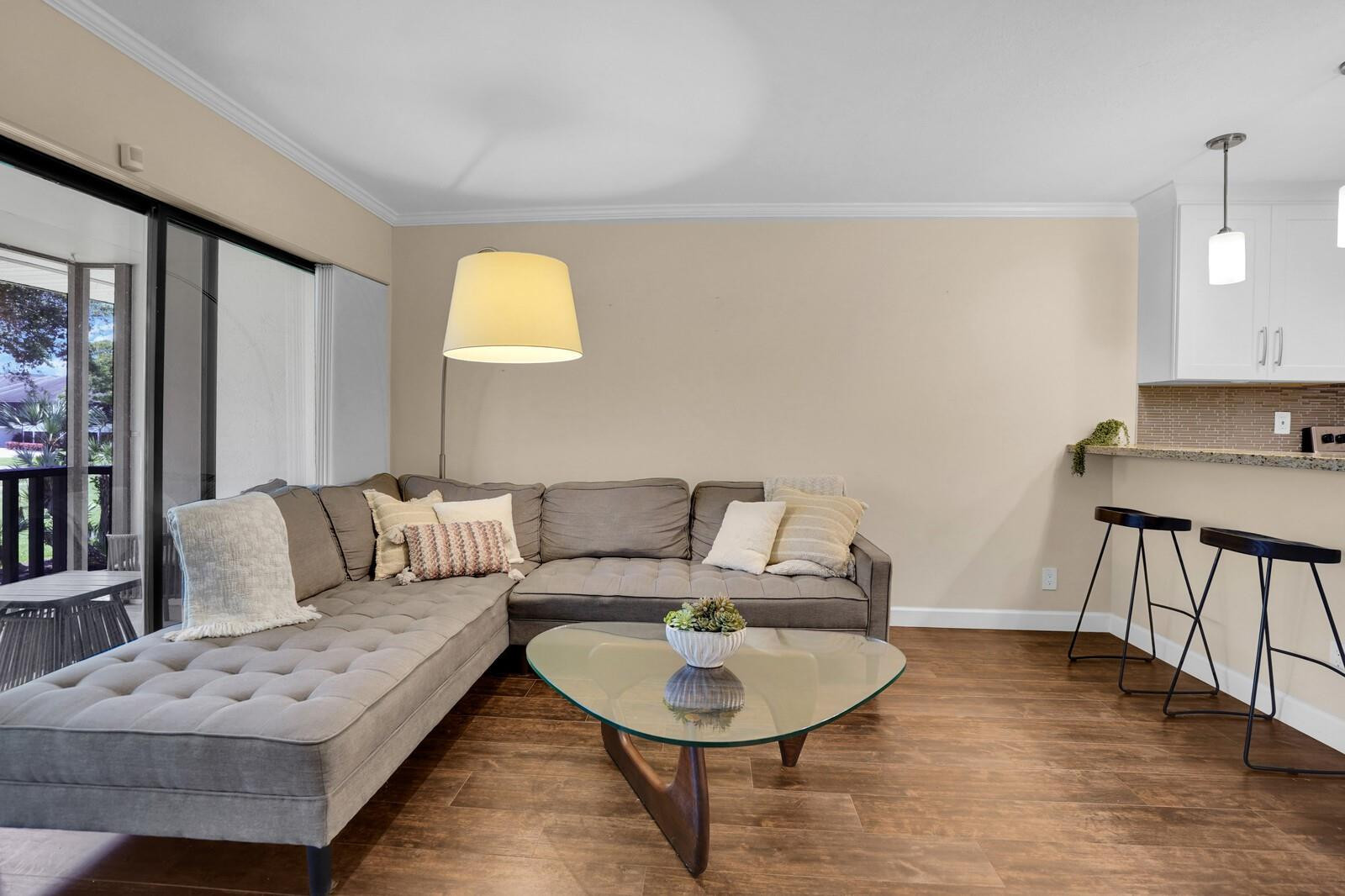 600 Greensward Ln 203