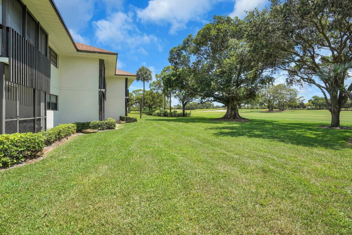 600 Greensward Ln 203