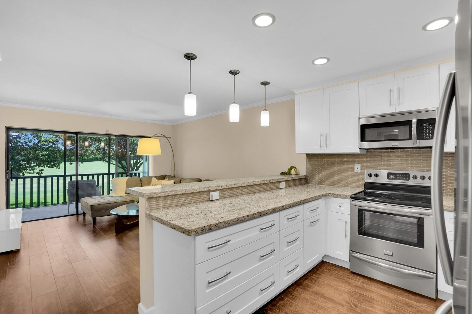 600 Greensward Ln 203