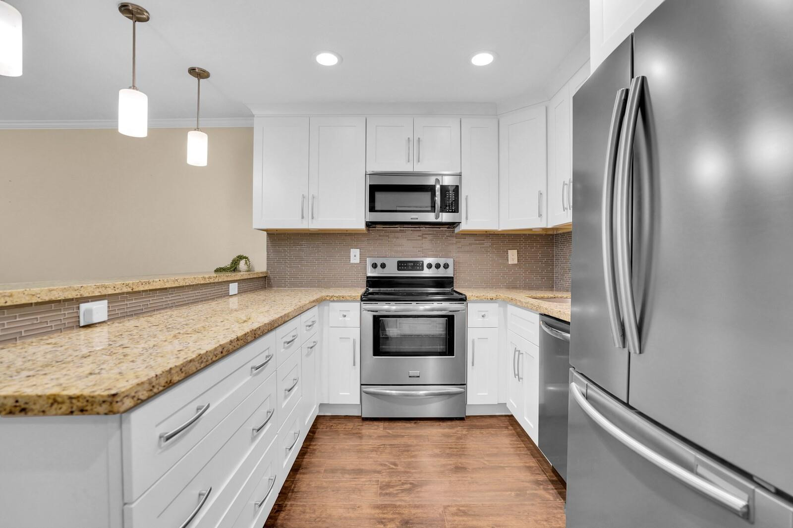 600 Greensward Ln 203