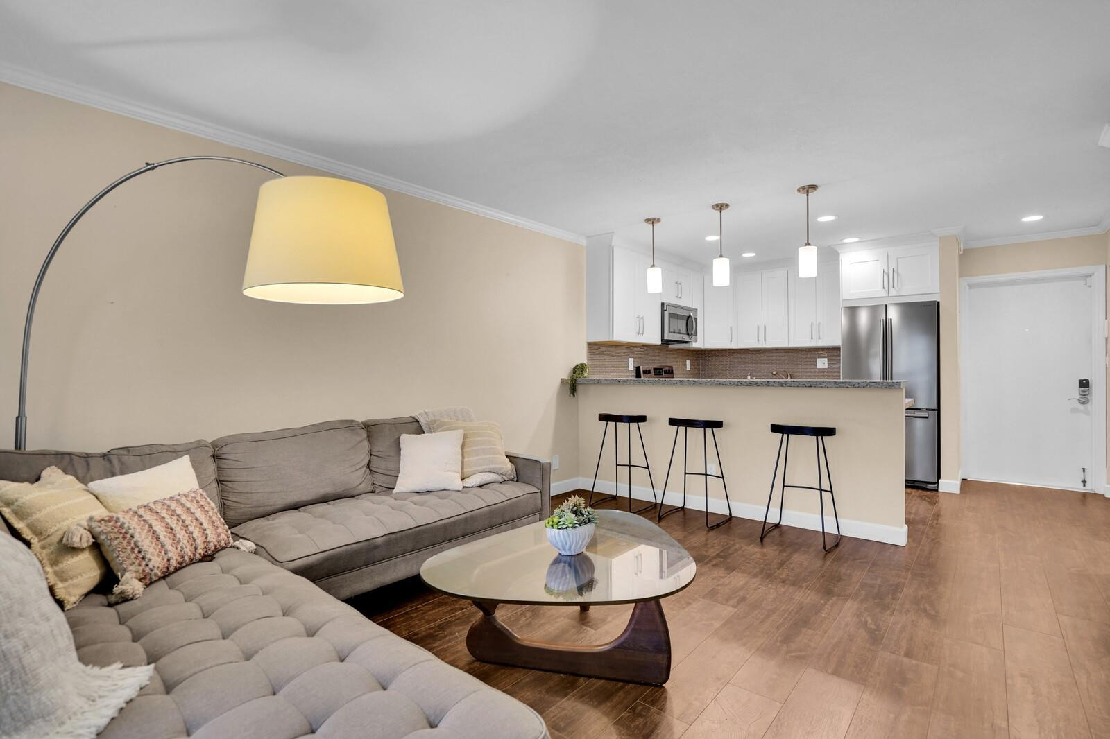 600 Greensward Ln 203