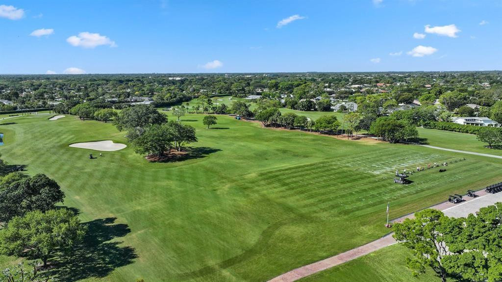 600 Greensward Ln 203