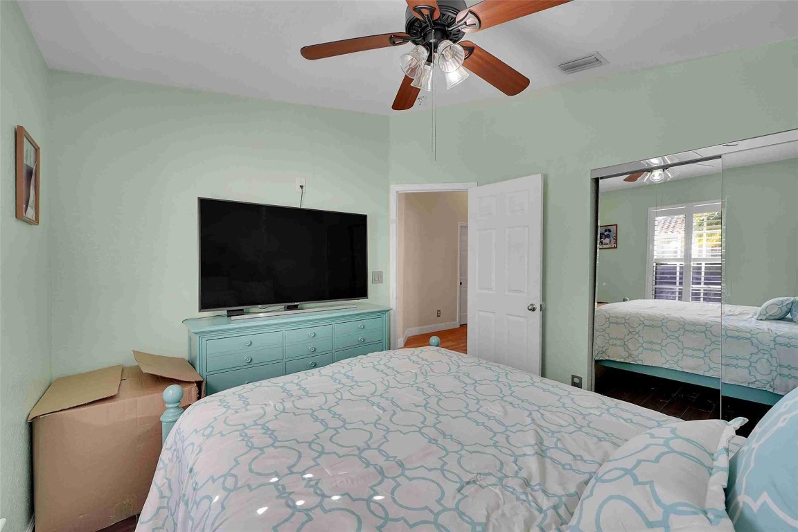 5640 NW 120th Ter 5640