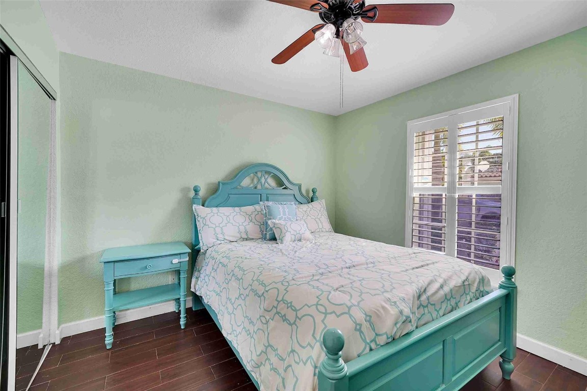 5640 NW 120th Ter 5640