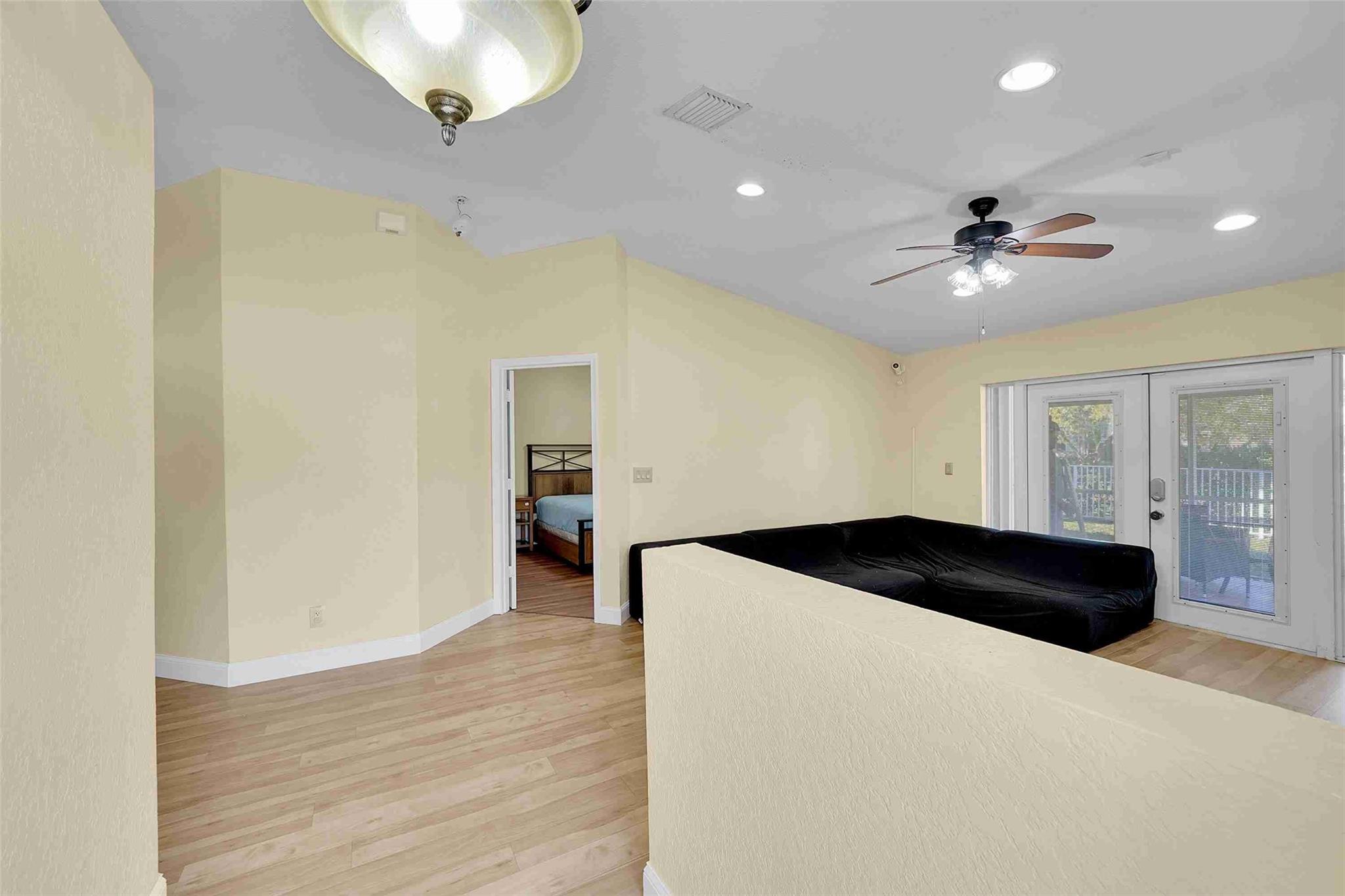 5640 NW 120th Ter 5640