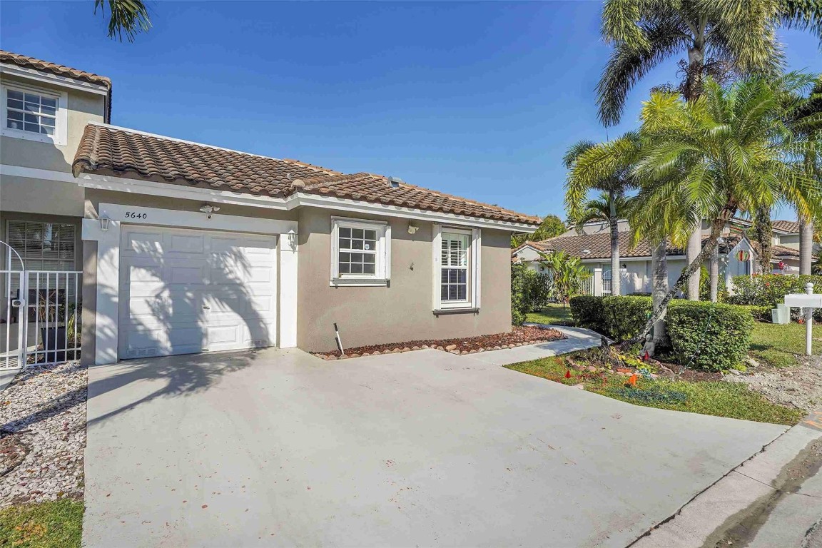 5640 NW 120th Ter 5640