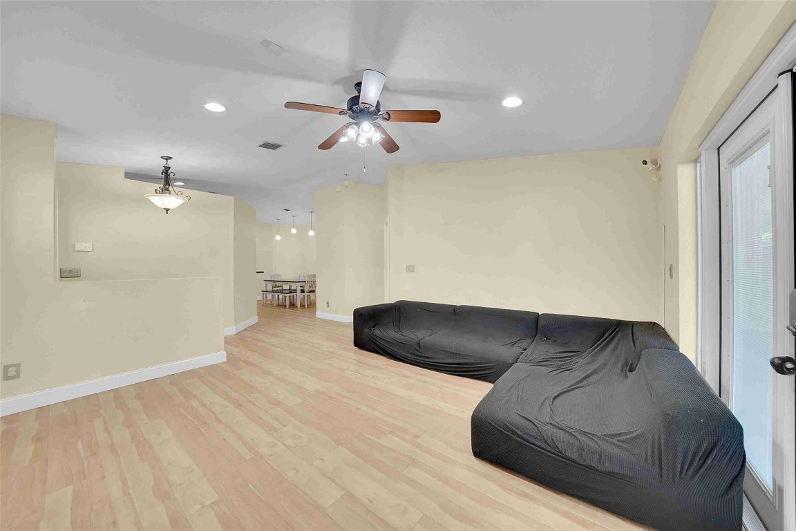 5640 NW 120th Ter 5640