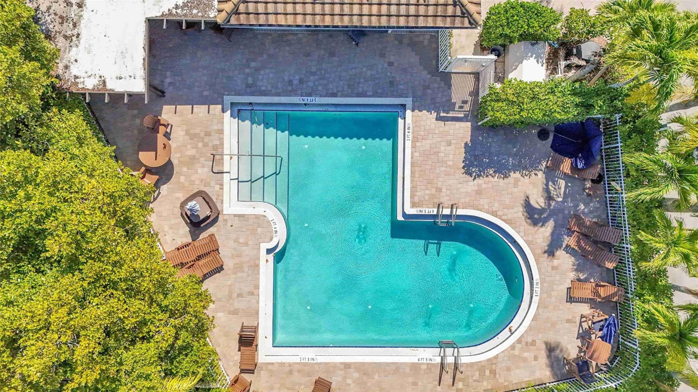 5640 NW 120th Ter 5640