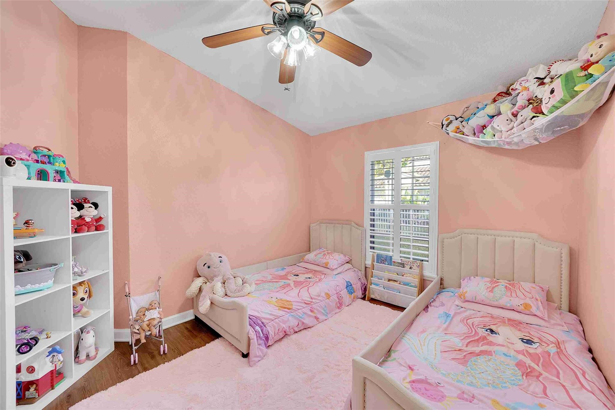 5640 NW 120th Ter 5640