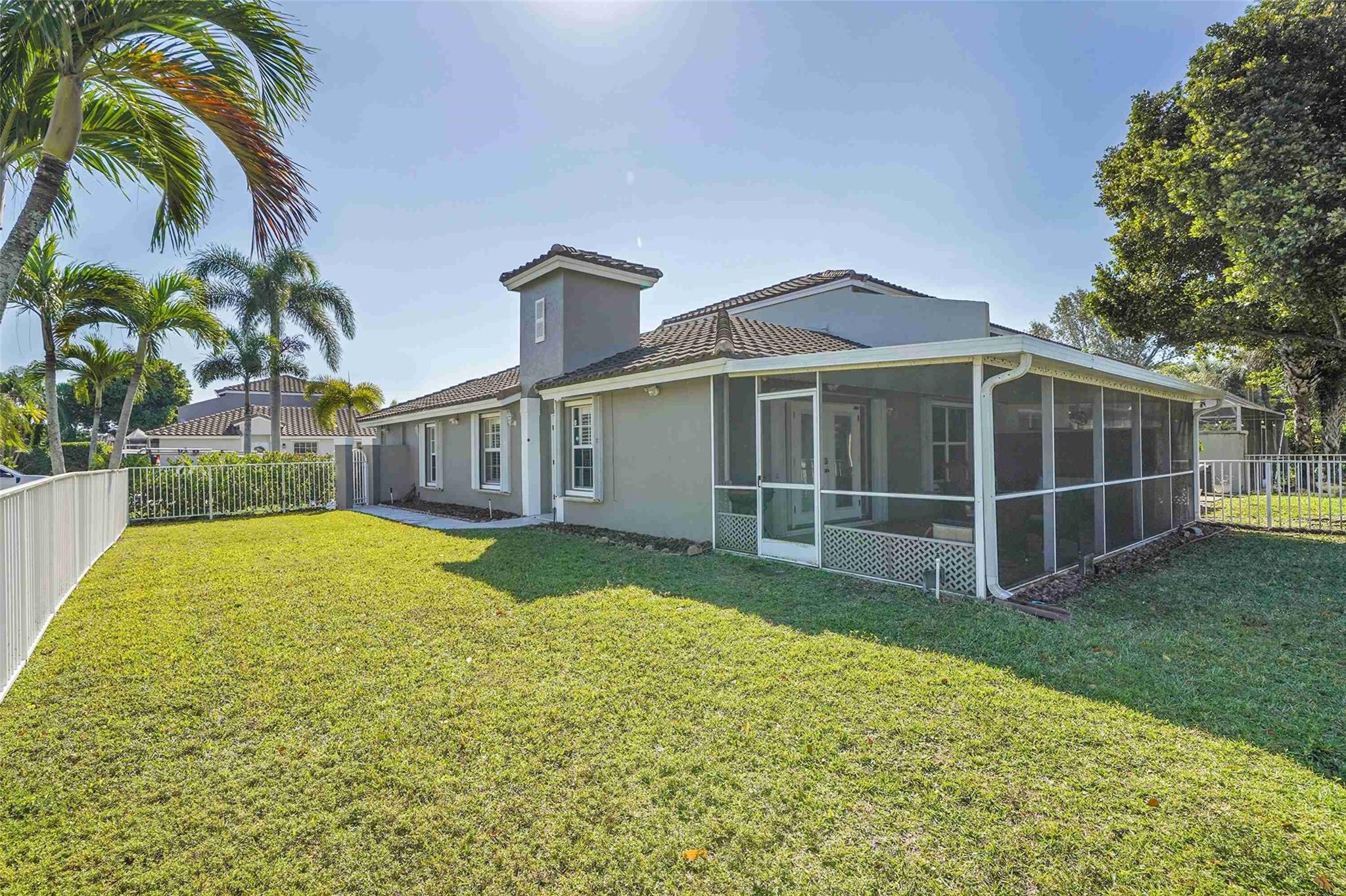 5640 NW 120th Ter 5640