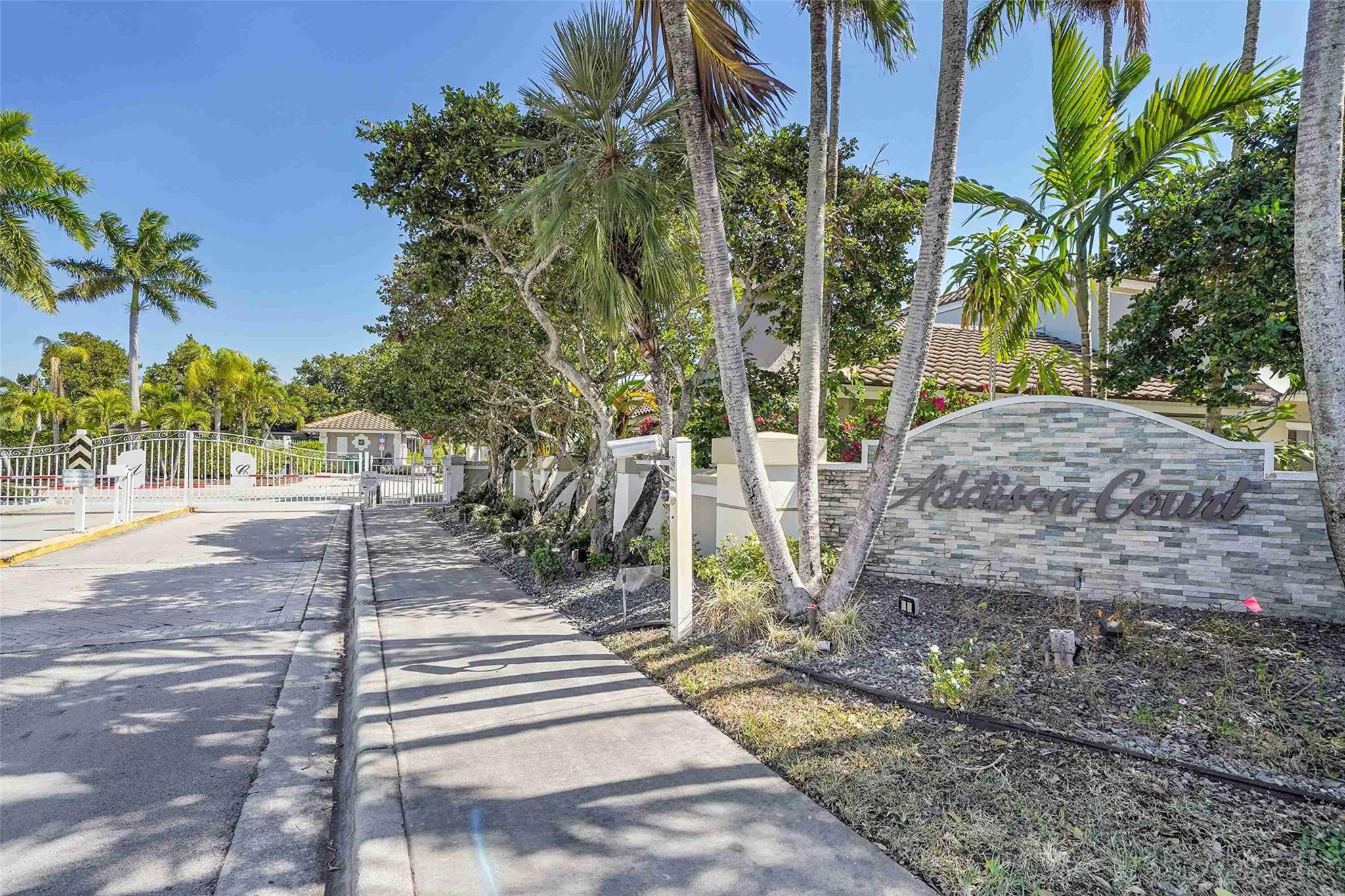 5640 NW 120th Ter 5640