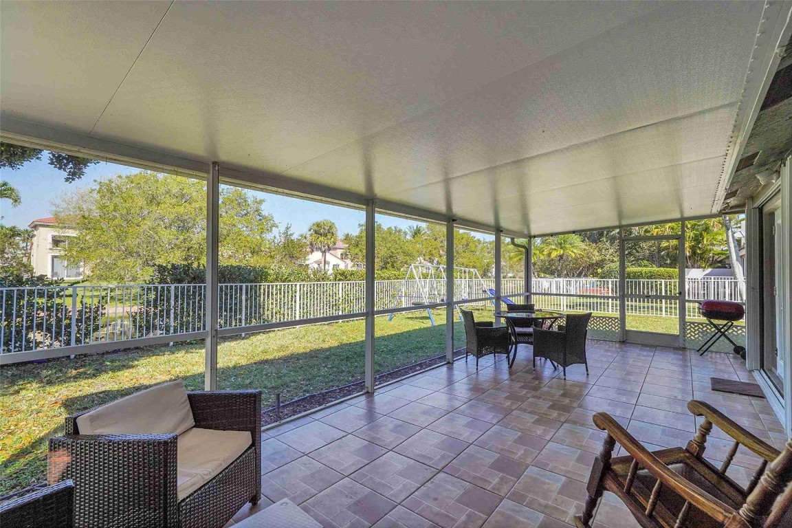 5640 NW 120th Ter 5640