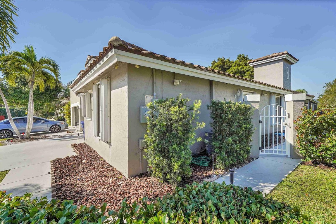 5640 NW 120th Ter 5640