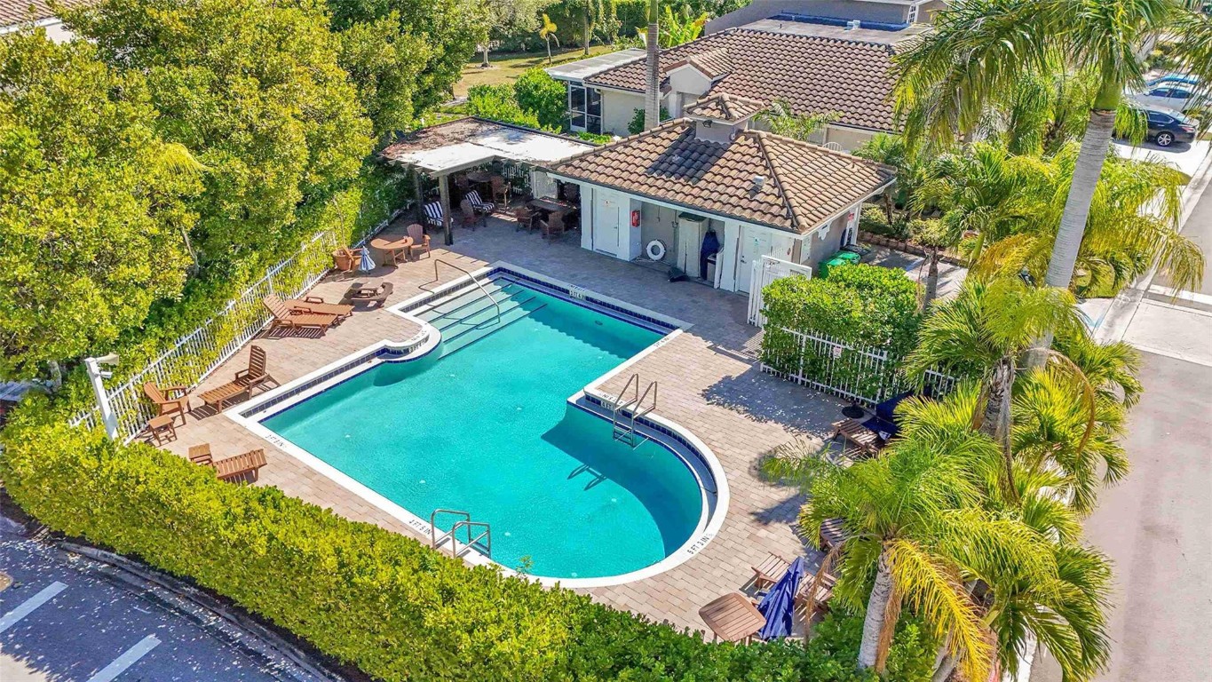 5640 NW 120th Ter 5640