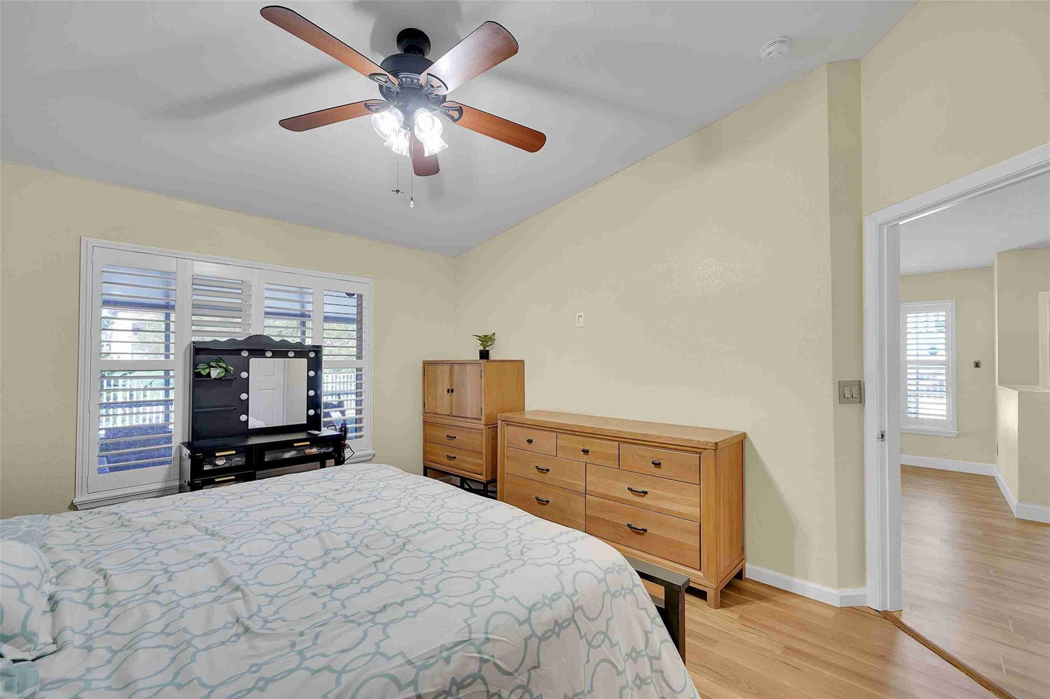 5640 NW 120th Ter 5640