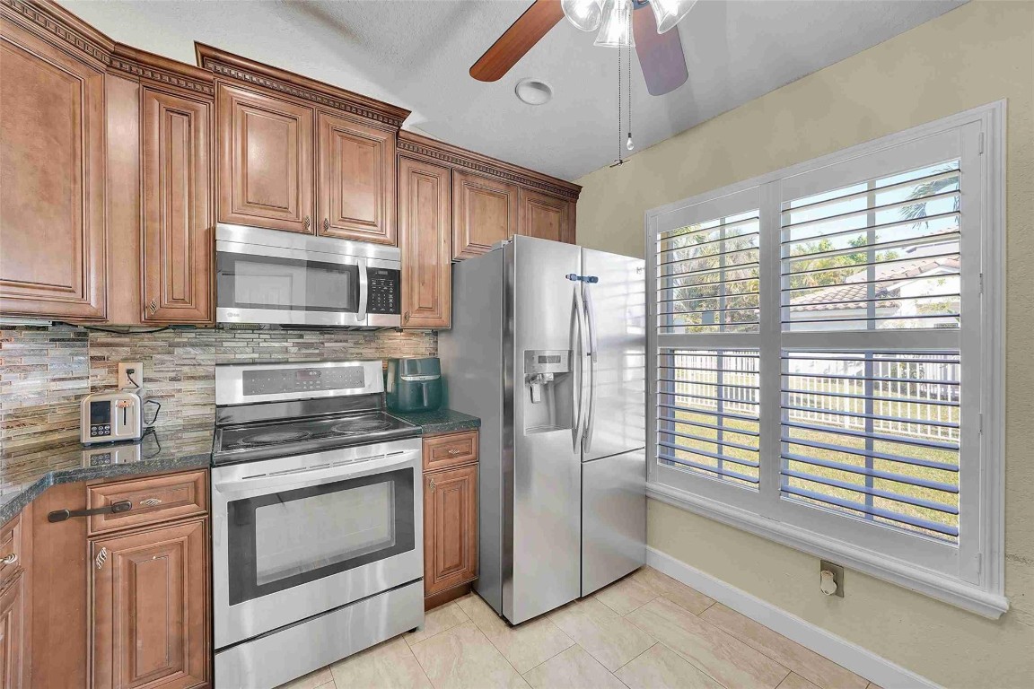 5640 NW 120th Ter 5640