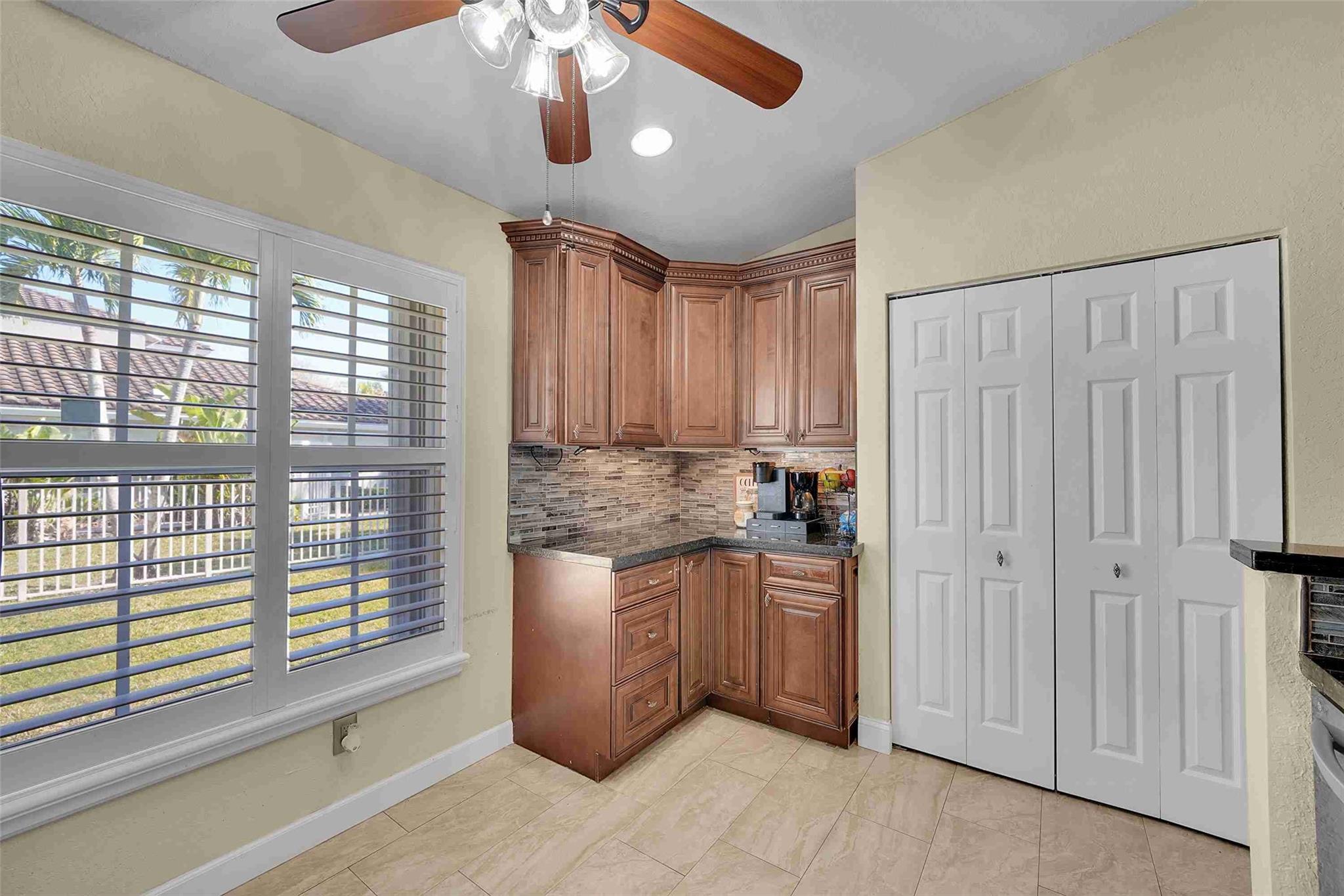 5640 NW 120th Ter 5640