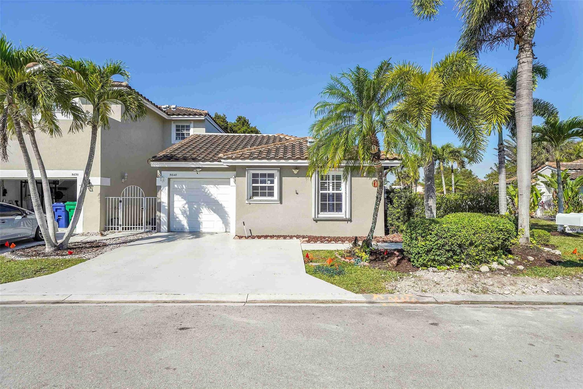 5640 NW 120th Ter 5640