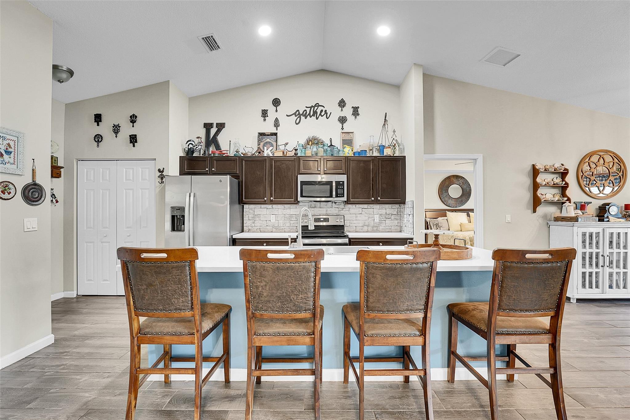 1896 SW Kimberly Ave