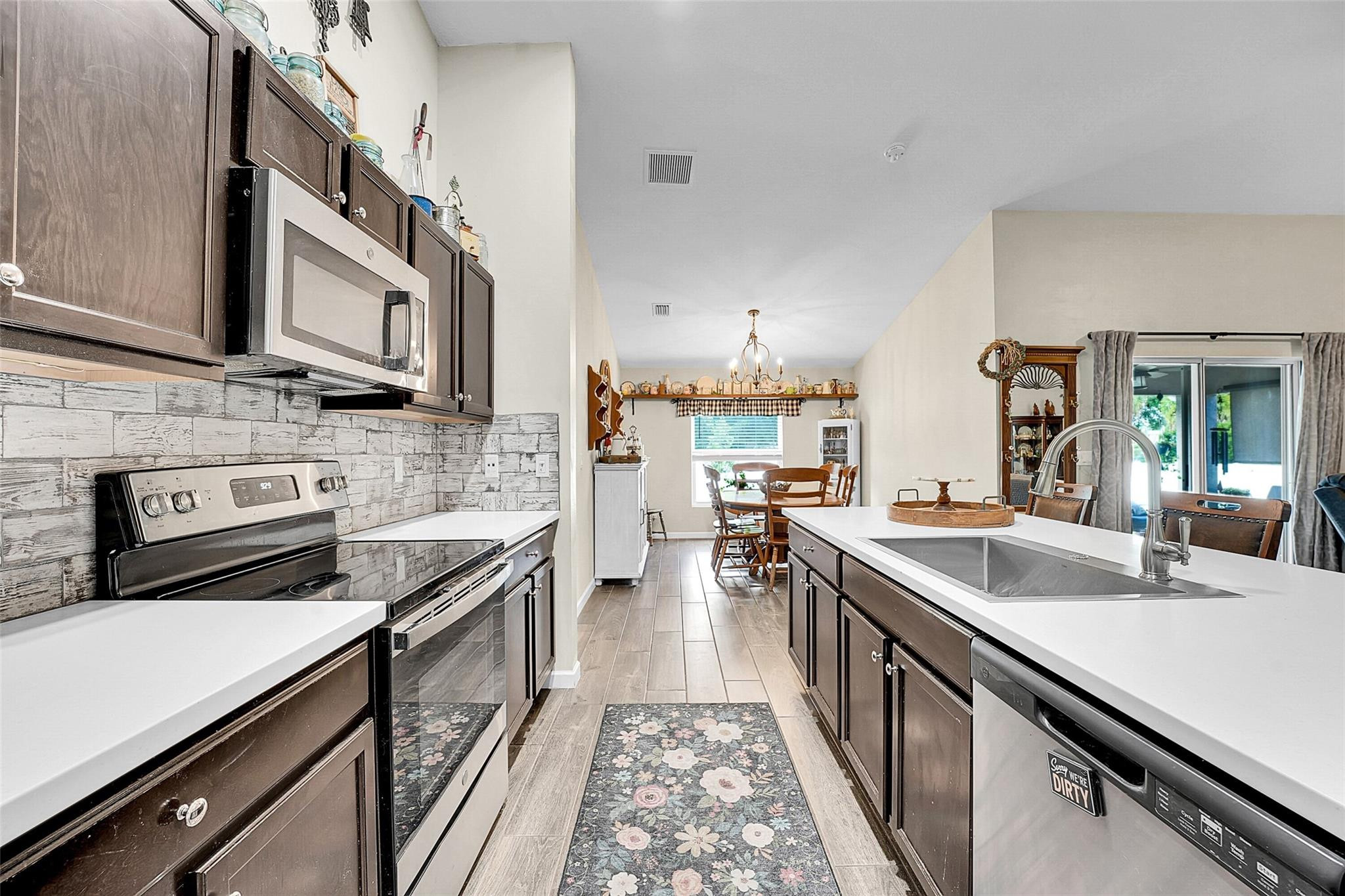 1896 SW Kimberly Ave