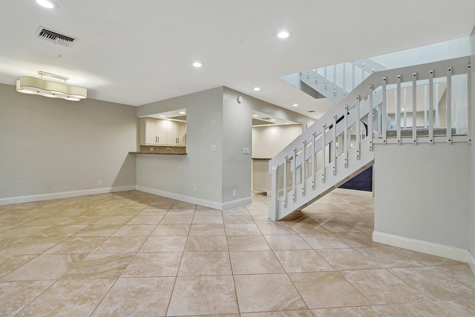 6012 Glendale Dr