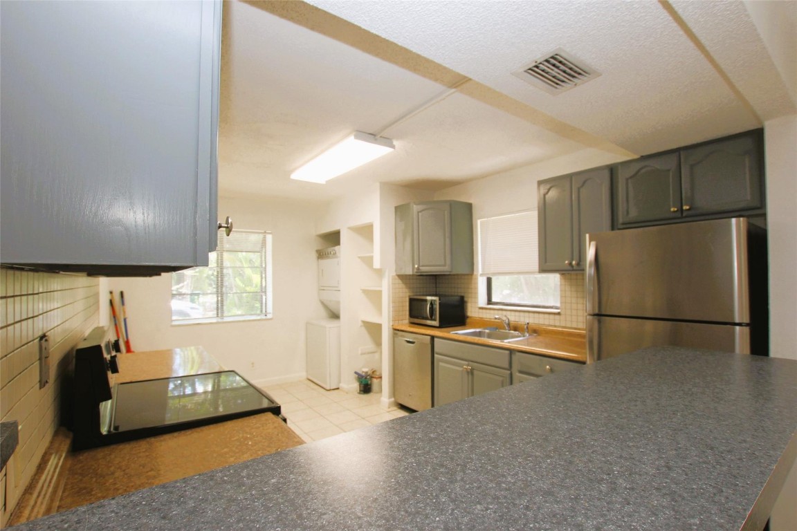 8795 NW 35th St 8795